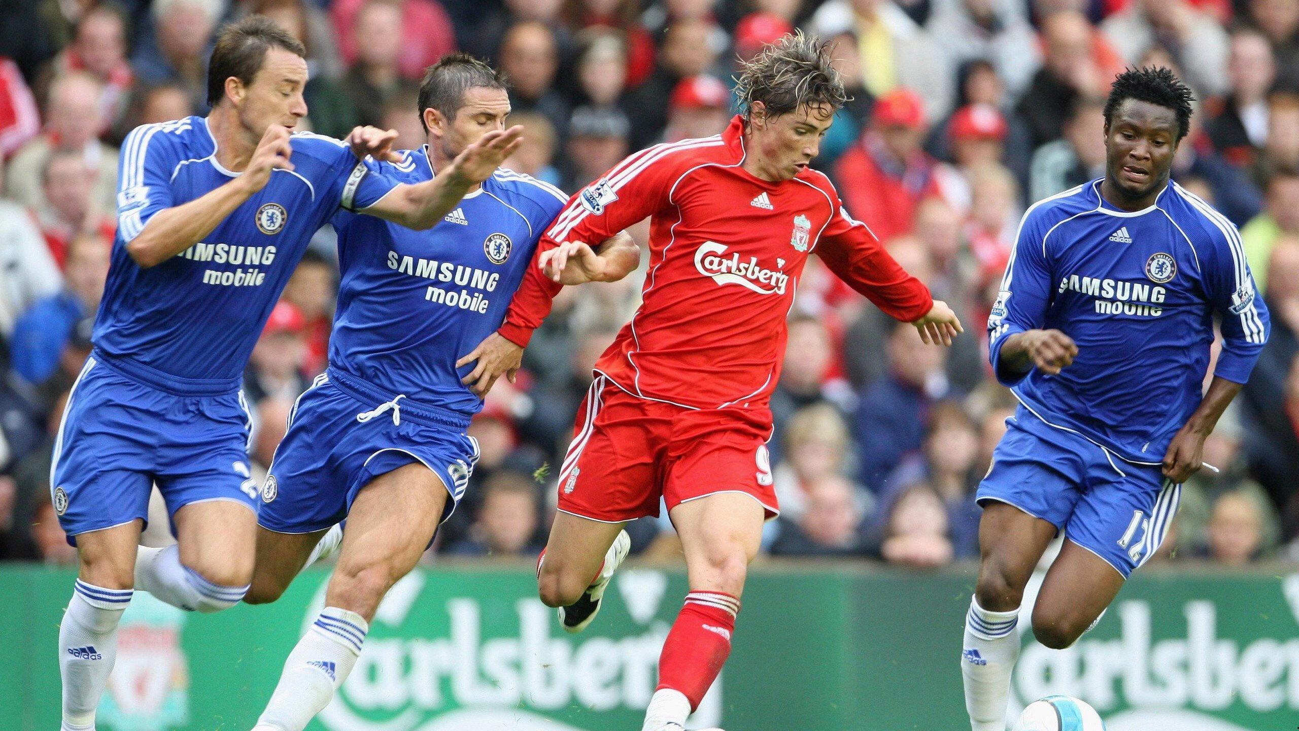 懂球帝携手咪咕评选英超第8轮最佳进球，B费凌空传中助攻马奎尔头球破门，展现红魔经典配合