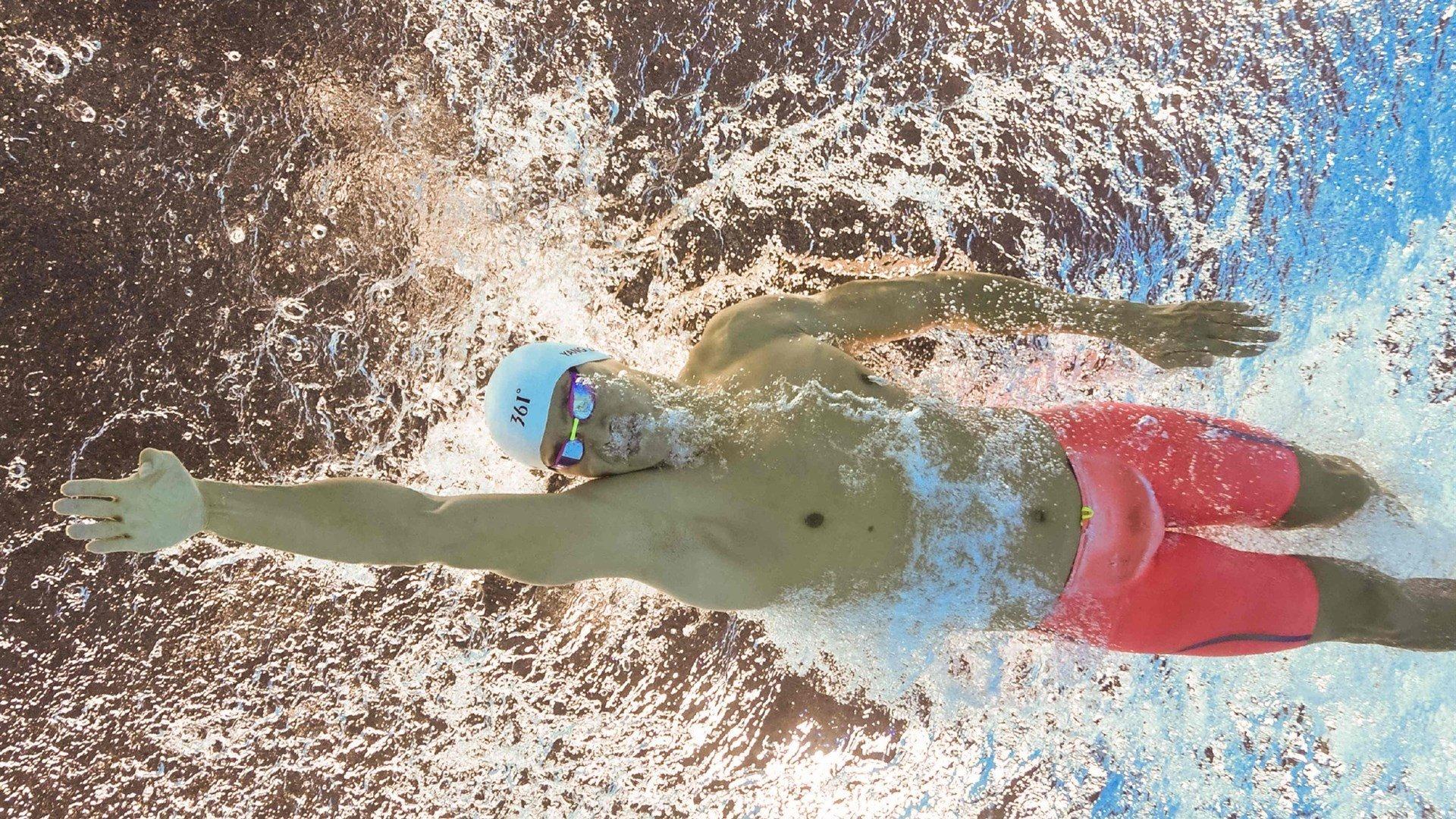 西裁判专家力挺红牌判罚，维加对亚马尔残暴犯规，驱逐出场完全正确