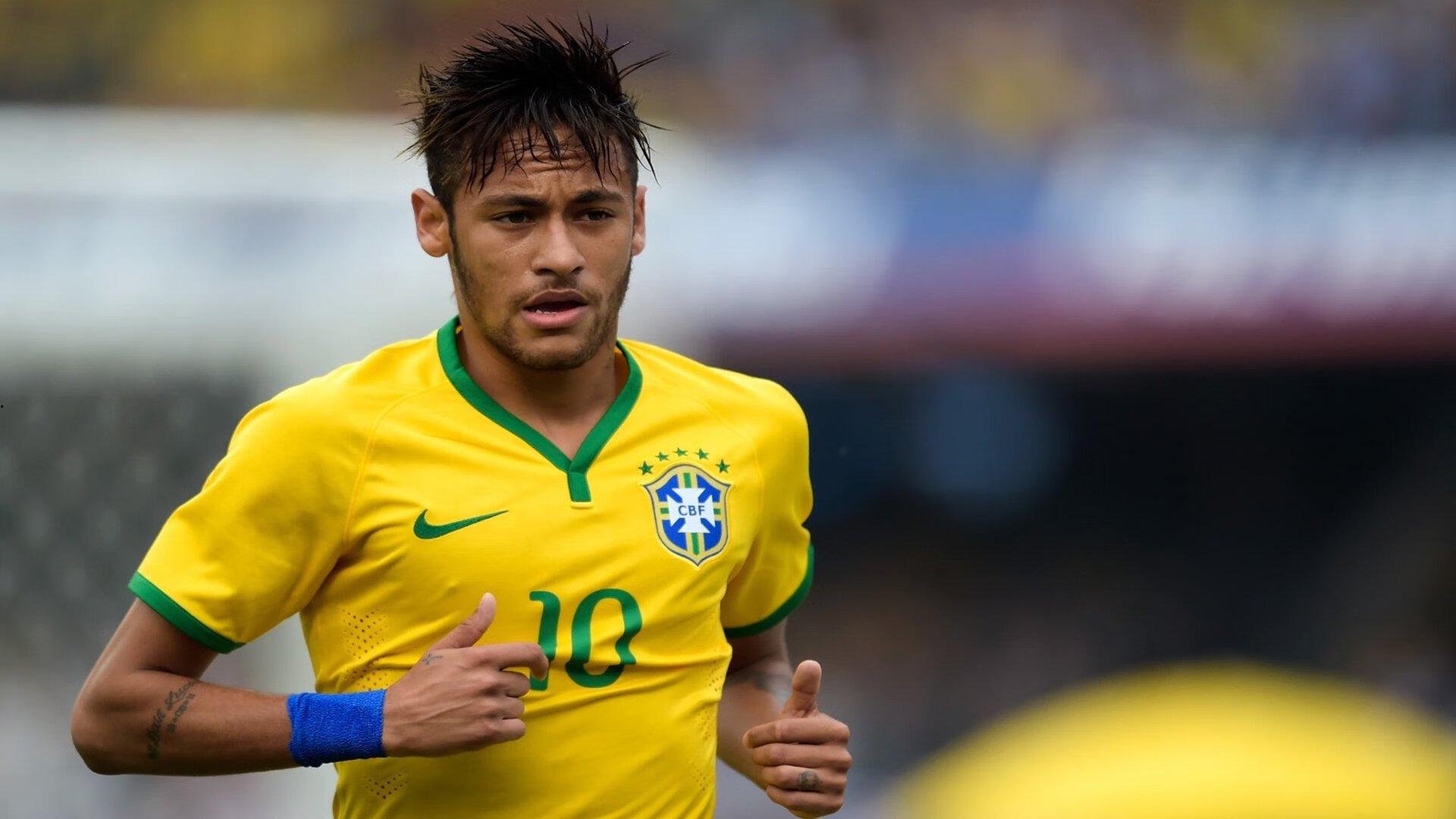 前巴萨后卫德斯特迎新年引争议 街头燃放十万枚鞭炮惊动警方